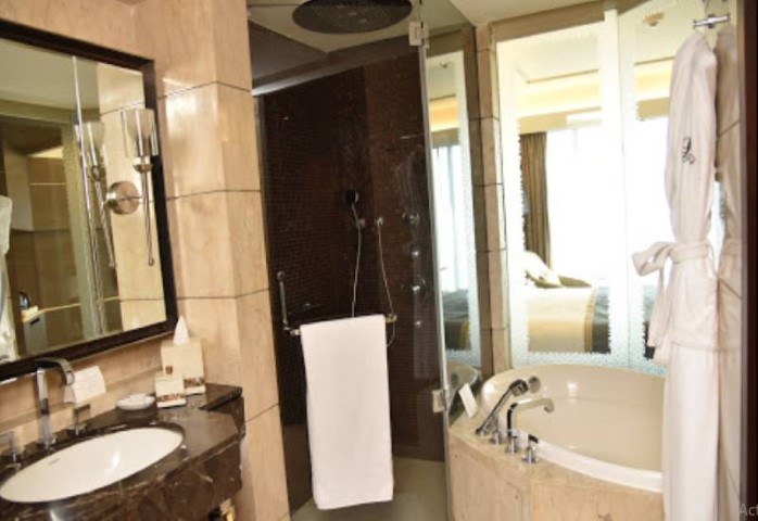 The Leela Ambience Convention Hotel Delhi gallery image 2